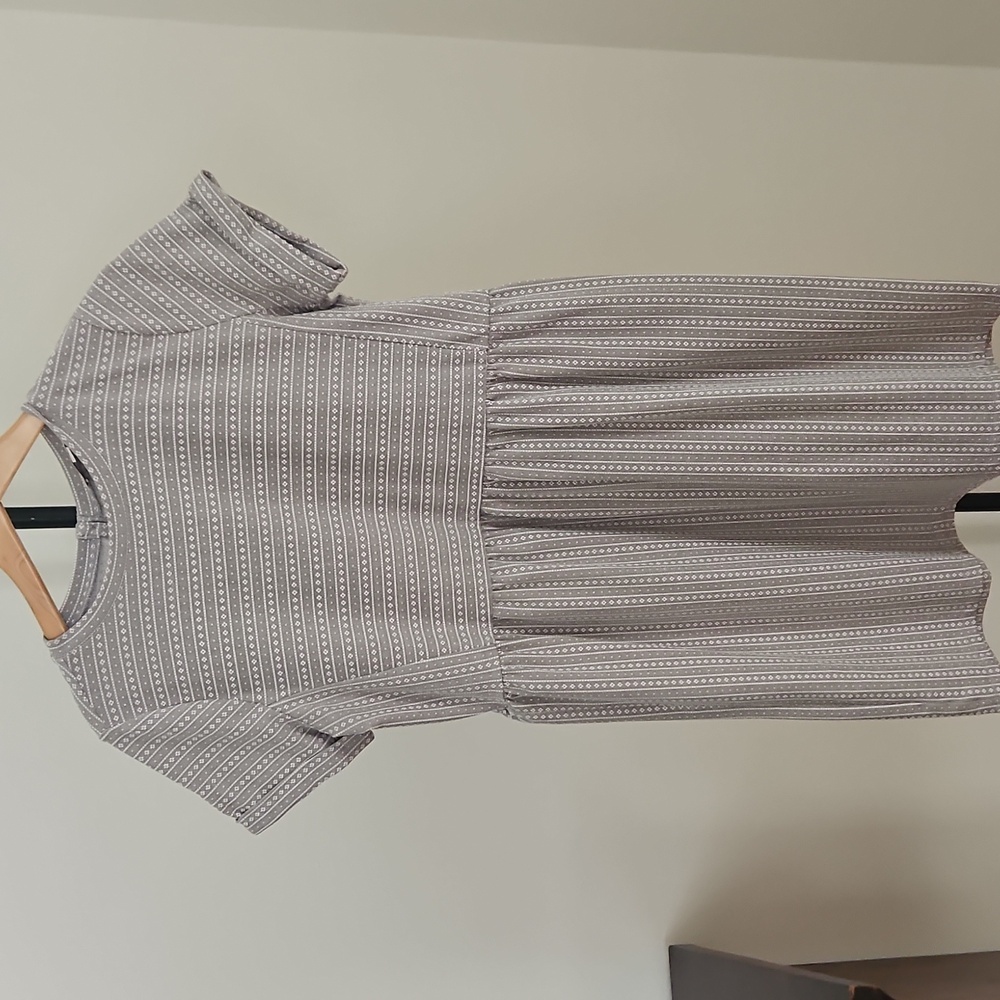 LOFT Gray Patterned Short Sleeve Top